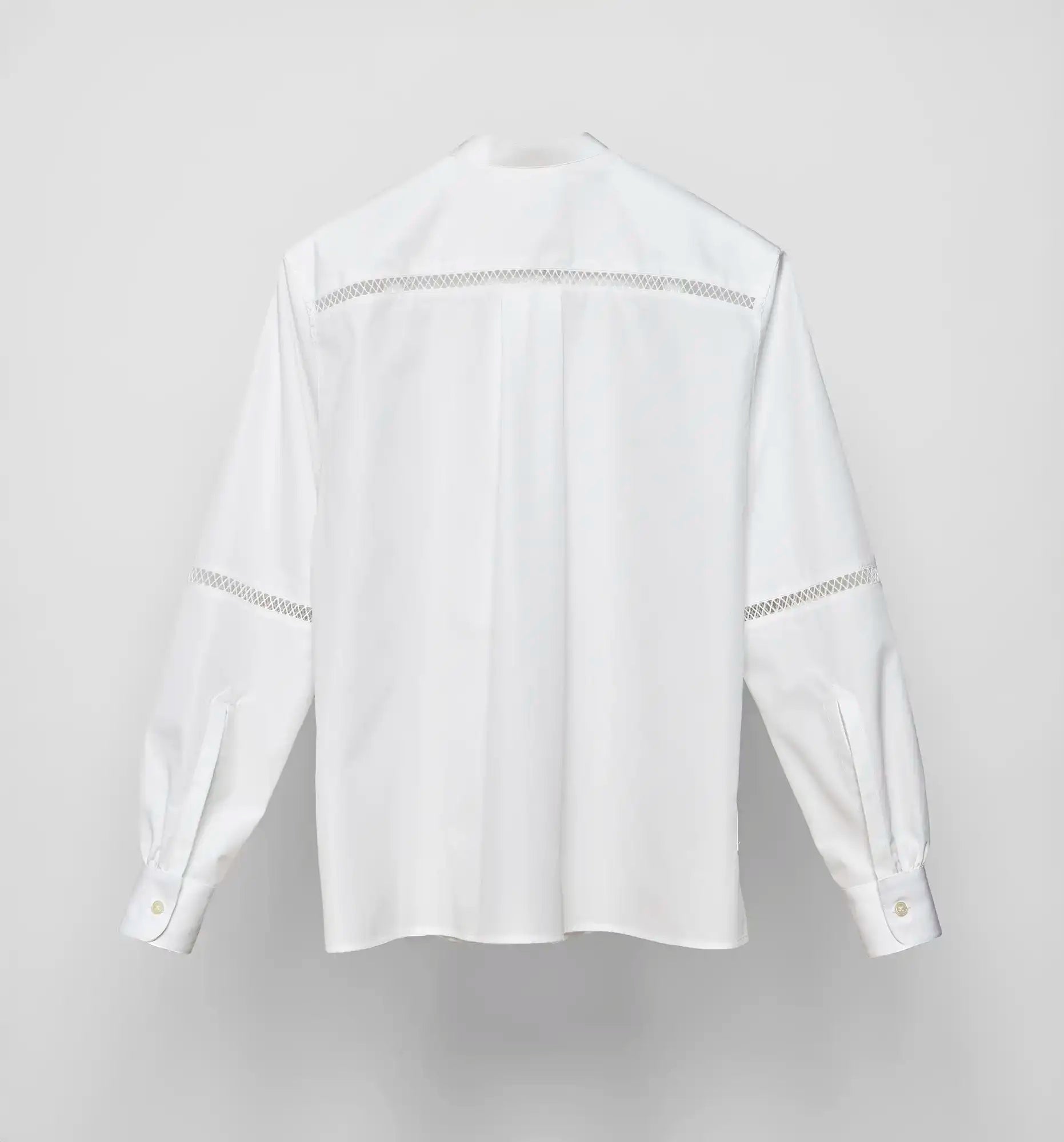 Back view of the white Venetian Painter’s Shirt by Sébline, showing a large back pleat.