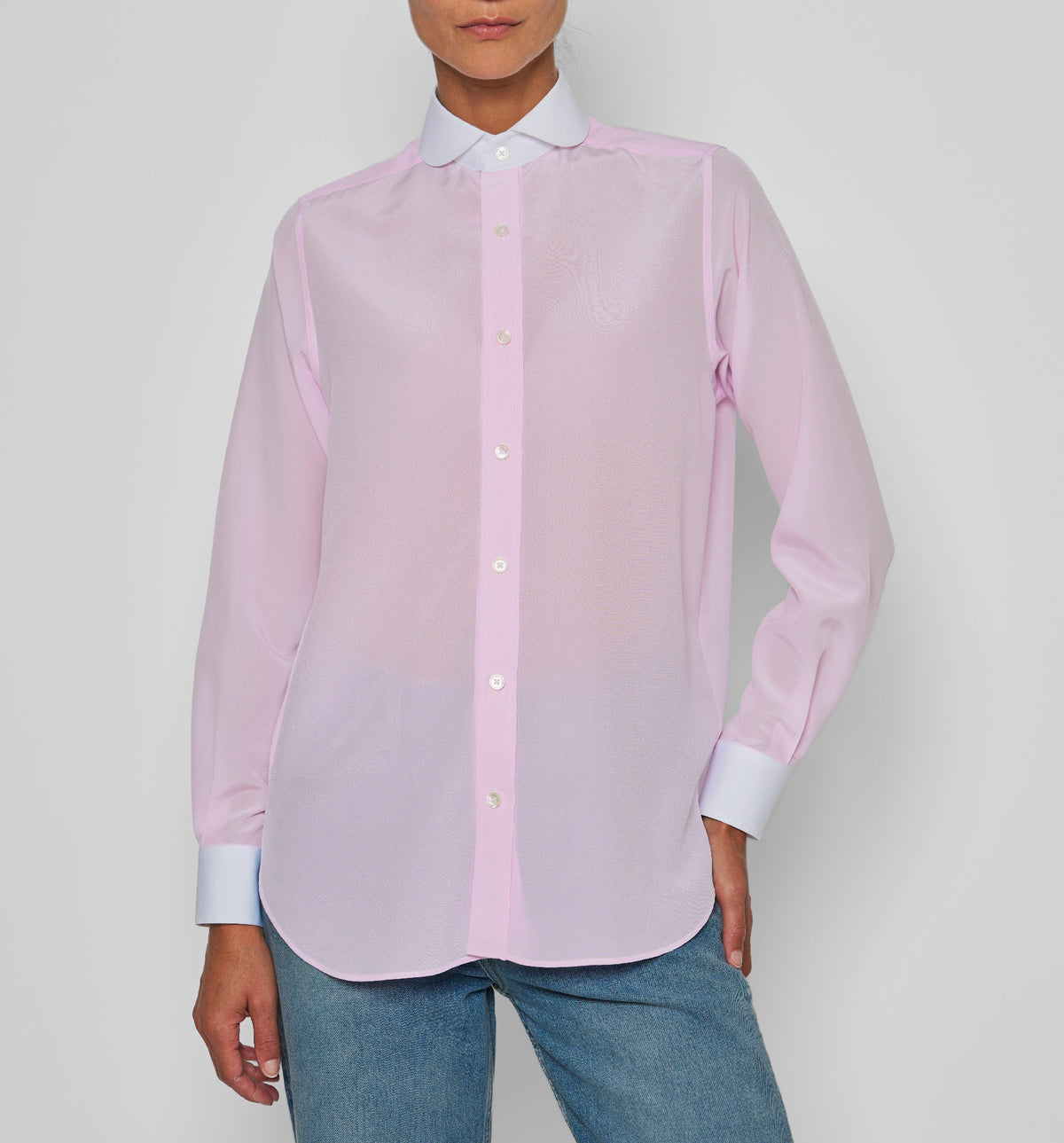Women's Chemise de Garçon Placket – light pink shirt with white contrast collar and cuffs, on model