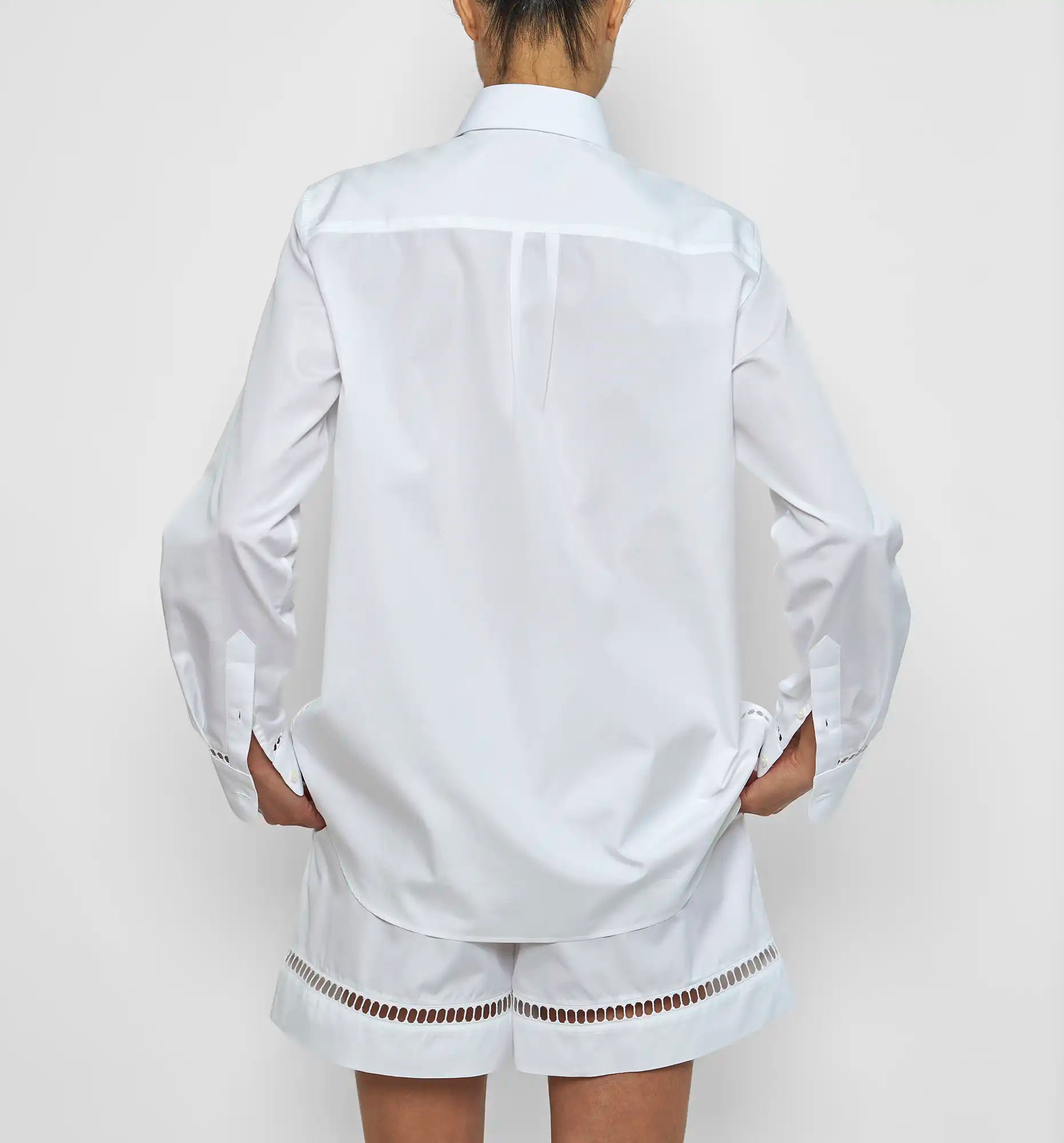 Sébline – Women's white cotton poplin venetian chemise de garçon with shorts, back on-model view