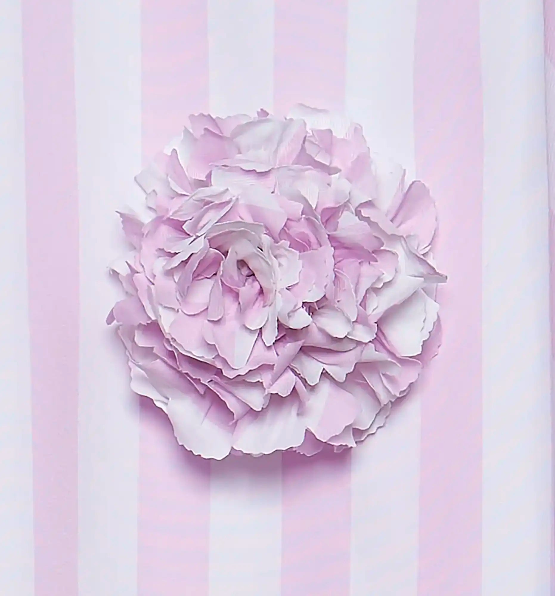 Sébline – Flower-shaped brooch in pale pink striped poplin