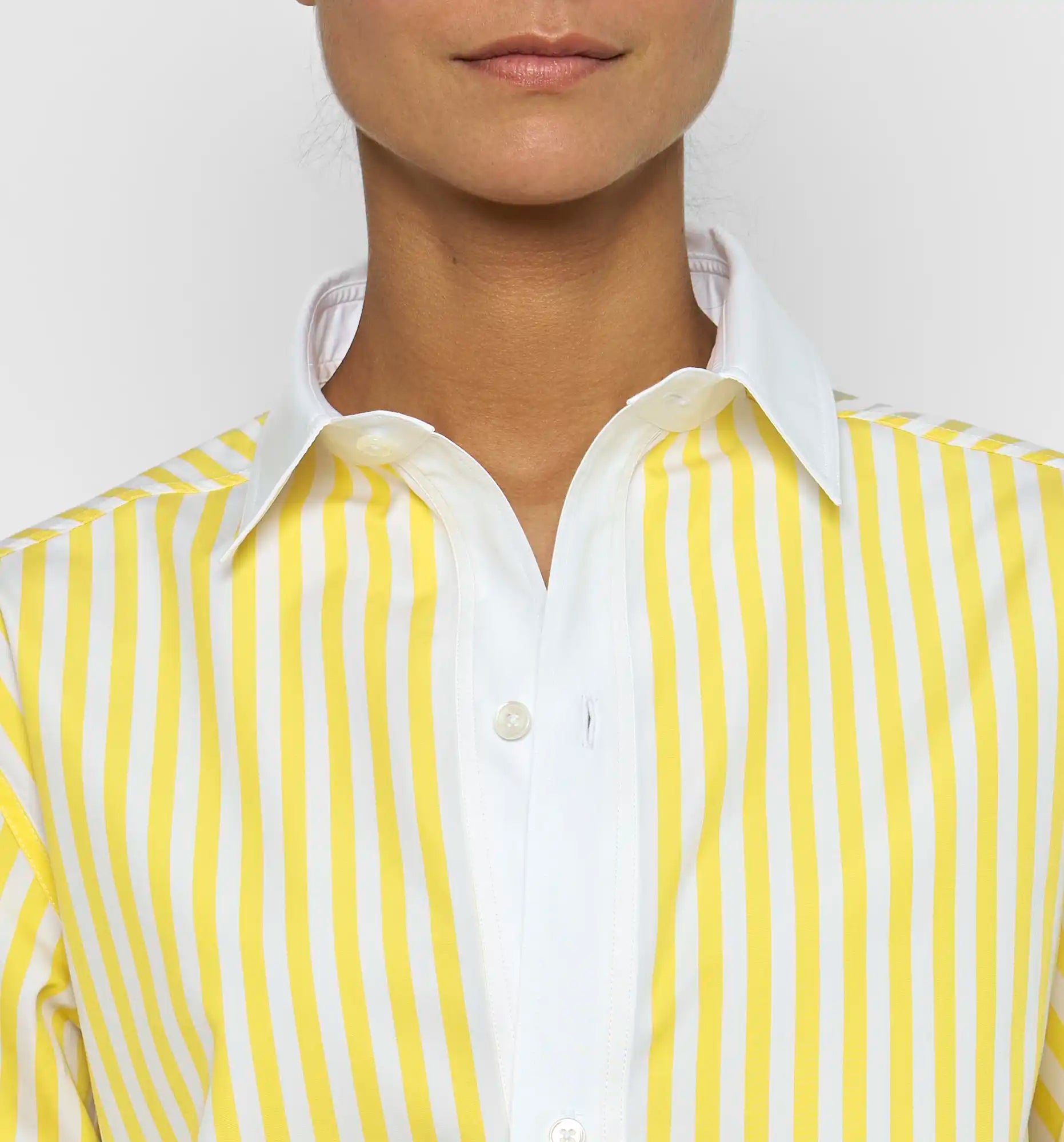 Sports shirt in yellow stripes — collar detail